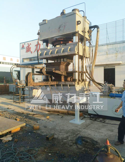 6000吨四柱油压机液压油污染的控制方法